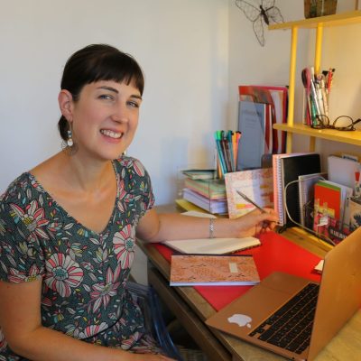 Claire, Lingualog